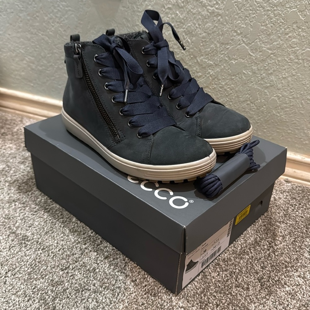 Ecco Blue Suede High Top Sneakers EUC